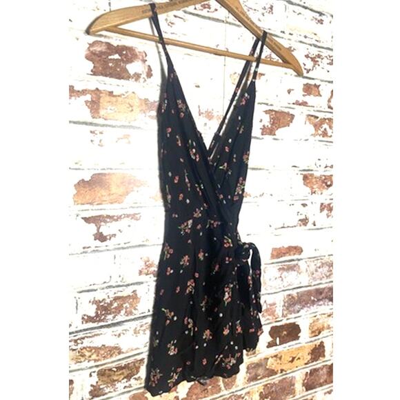 Free People Tango at Night Floral Faux Wrap Skirt Romper w Pockets - Picture 7 of 13